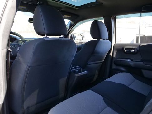 Used 2023 Toyota Tacoma TRD Off-Road image 33