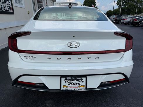 Used 2022 Hyundai Sonata SE w/ Cargo Package FWD image 6
