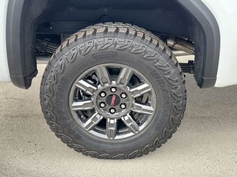 New 2026 GMC Sierra 1500 AT4X AWD/4WD image 4