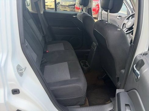 Used 2016 Jeep Patriot Latitude FWD image 15