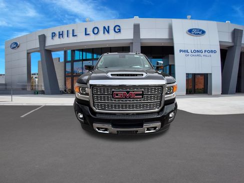 Used 2019 GMC Sierra 2500 Denali w/ Duramax Plus Package AWD/4WD image 9