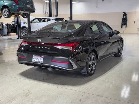 Certified 2025 Hyundai Elantra Sport image 7