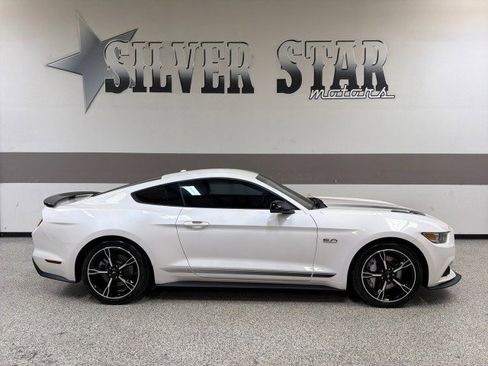 Used 2017 Ford Mustang GT Premium w/ Equipment Group 401A image 26