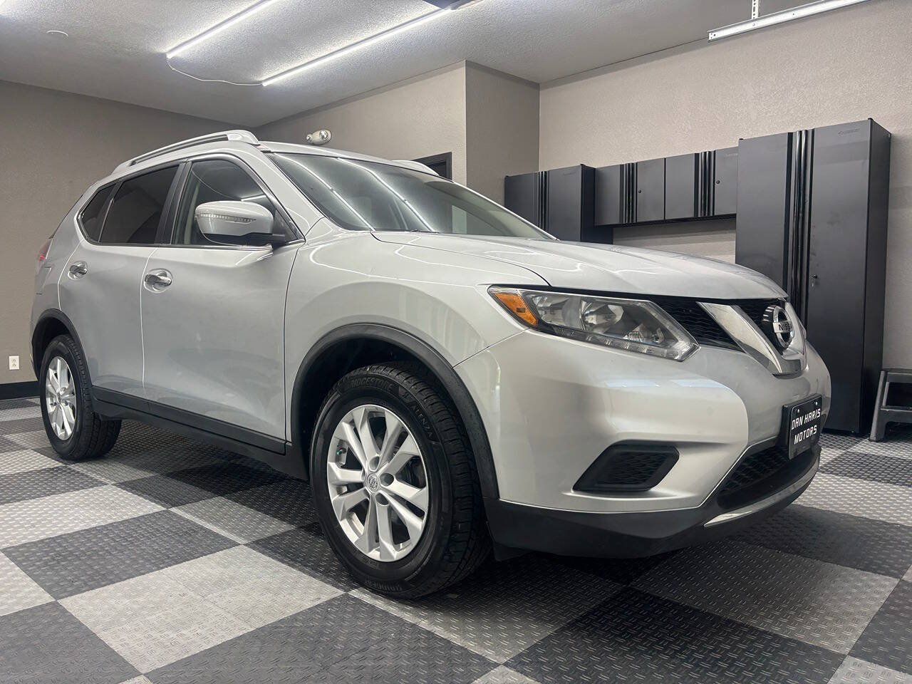 Used 2015 Nissan Rogue SV AWD/4WD image 4