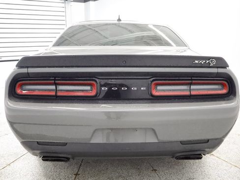 Used 2018 Dodge Challenger SRT Hellcat RWD image 12