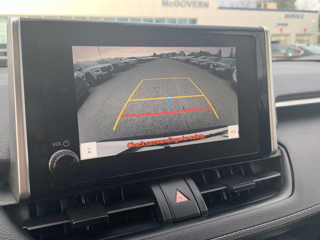 Used 2025 Toyota RAV4 XLE AWD/4WD image 29