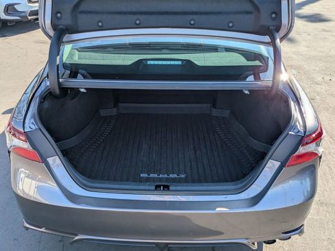 Used 2023 Toyota Camry SE image 18