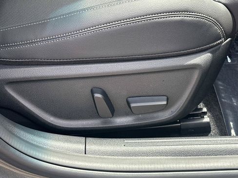 Used 2026 Genesis G70 2.5T RWD image 41