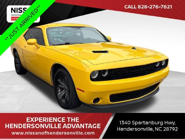 Used 2018 Dodge Challenger SXT RWD image 1