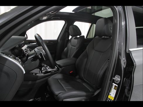 Used 2023 BMW X3 xDrive30i w/ Premium Package AWD/4WD image 5
