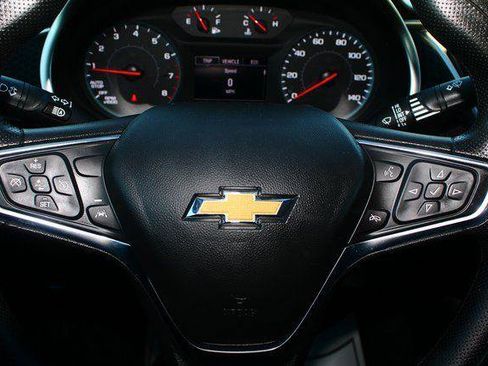 Used 2025 Chevrolet Malibu LT image 11