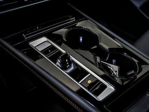 Certified 2025 Volkswagen Atlas Peak Edition SE image 22