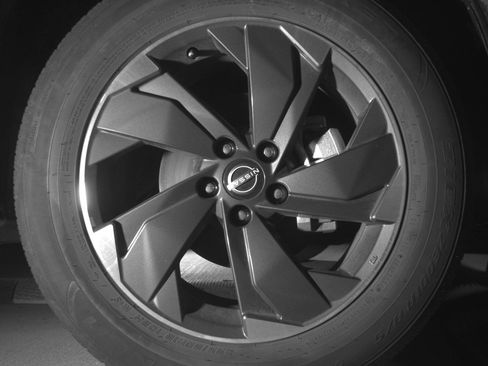 Used 2025 Nissan Rogue SV image 13