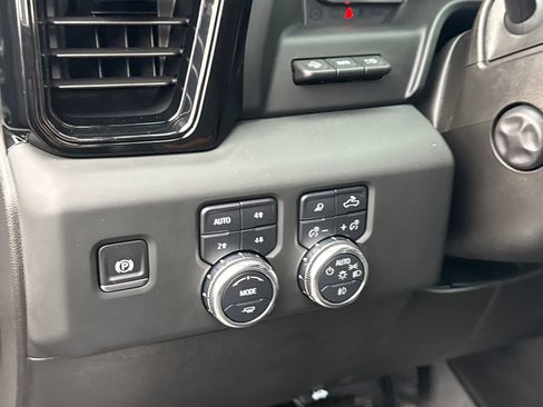 Certified 2024 GMC Sierra 1500 AT4 w/ Technology Package AWD/4WD image 26