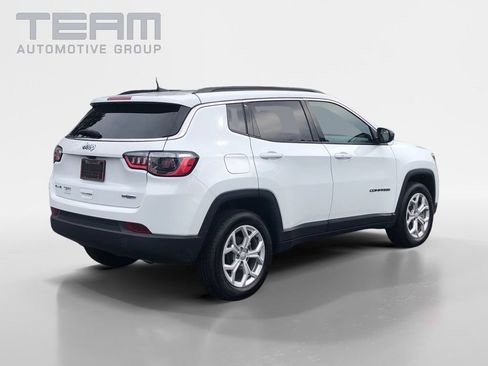Certified 2024 Jeep Compass Latitude AWD/4WD image 7