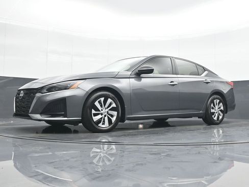 Used 2025 Nissan Altima 2.5 S image 17