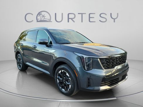 Certified 2024 Kia Sorento S AWD/4WD image 5