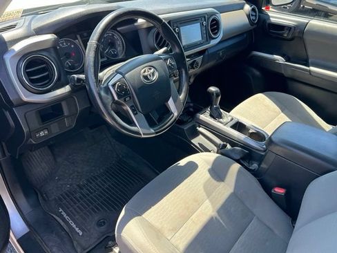 Used 2017 Toyota Tacoma SR5 w/ Tow Package AWD/4WD image 12