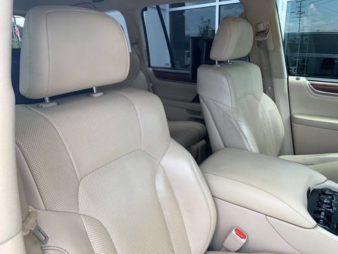 Used 2018 Lexus LX 570 4WD image 21