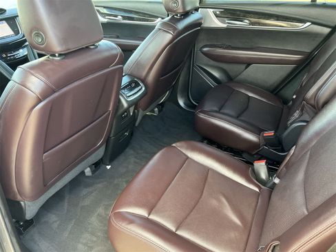 Used 2022 Cadillac XT6 Premium Luxury image 19