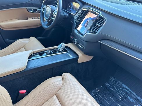 Certified 2024 Volvo XC90 B6 Ultimate AWD/4WD image 19