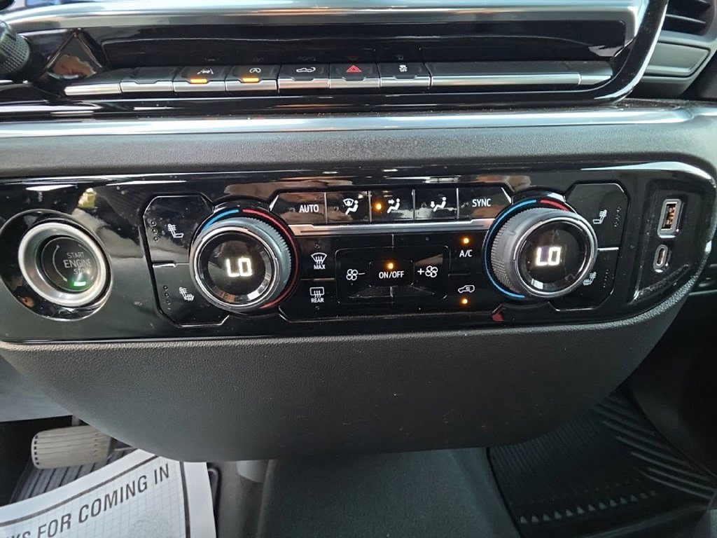 Used 2022 Chevrolet Silverado 1500 LT AWD/4WD image 7