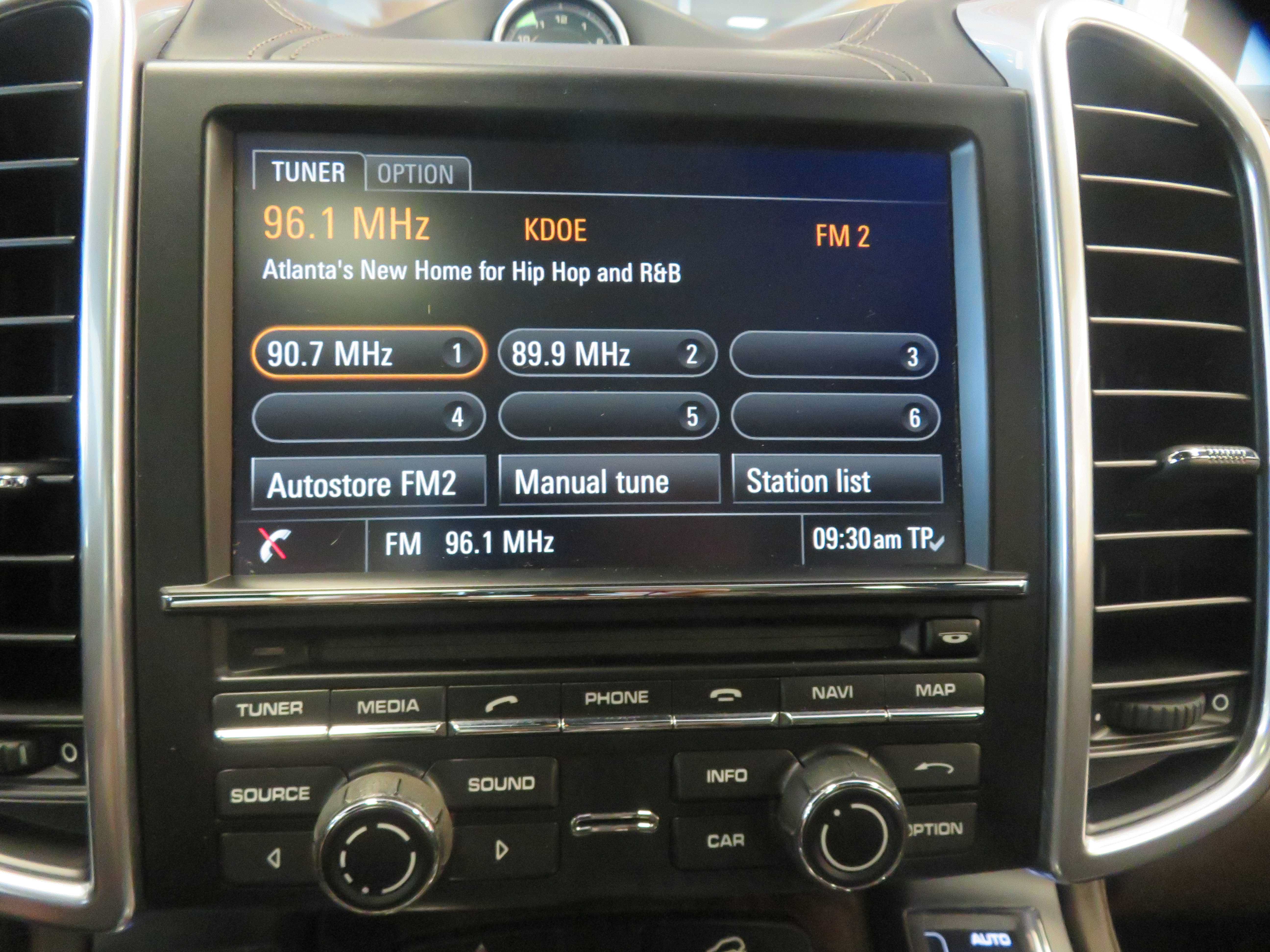 Used 2015 Porsche Cayenne S AWD/4WD image 37