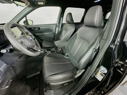 Used 2025 Subaru Forester Touring AWD/4WD image 29