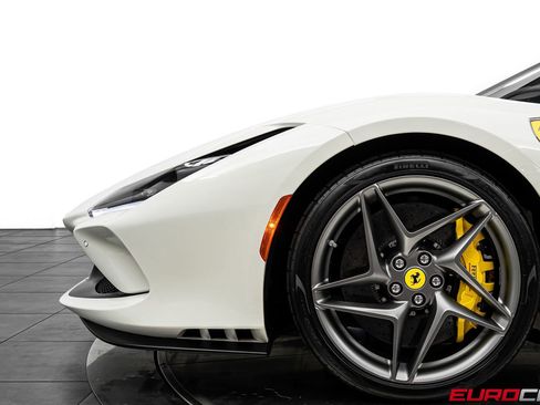 Used 2022 Ferrari F8 Tributo RWD image 17