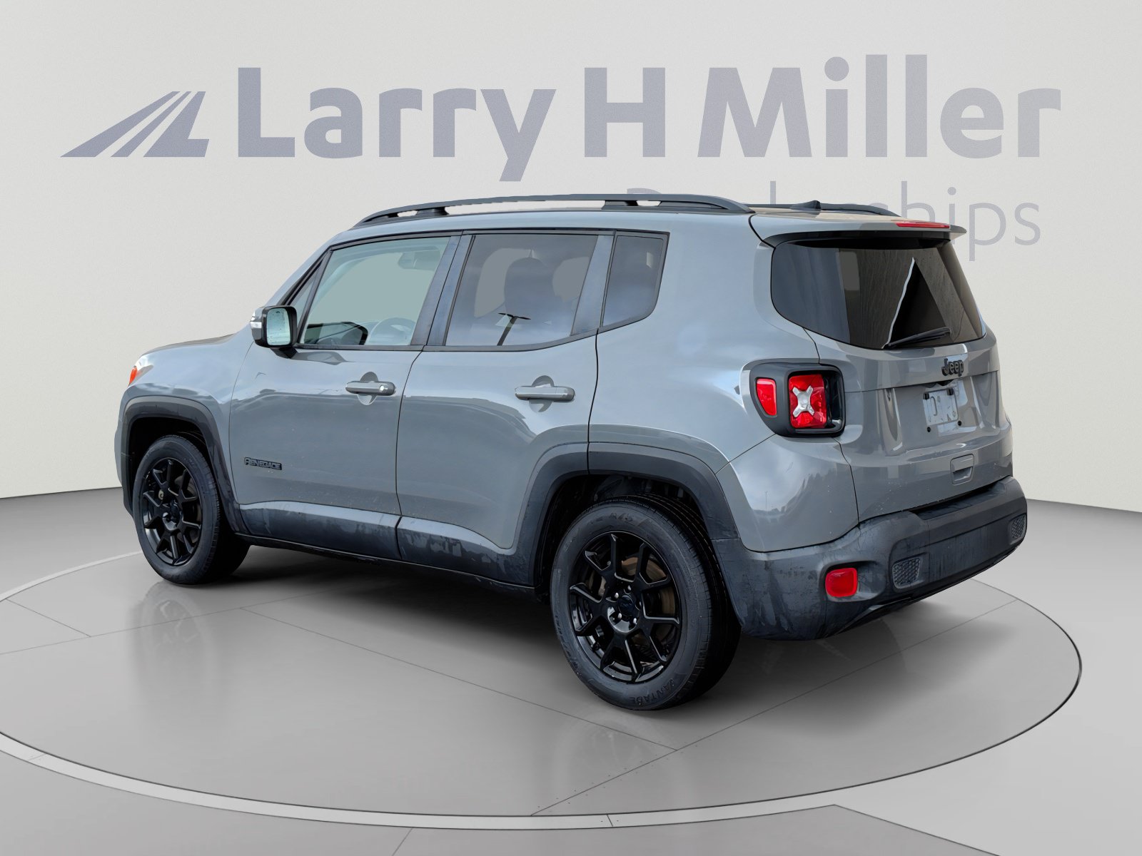 Used 2020 Jeep Renegade Altitude FWD image 3