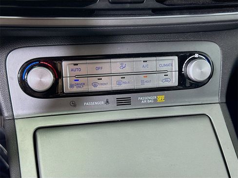 Used 2022 Hyundai Kona Limited image 16