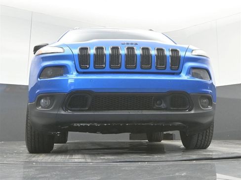 Used 2018 Jeep Cherokee Limited w/ Technology Group AWD/4WD image 30