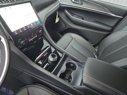 New 2025 Jeep Grand Cherokee L Limited w/ MOPAR Finishing Package image 27