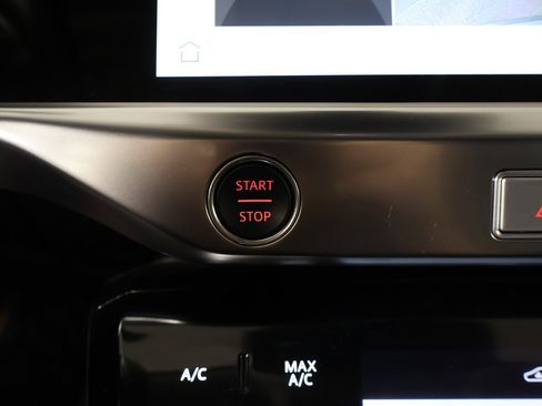 Used 2023 Jaguar I-PACE HSE image 46