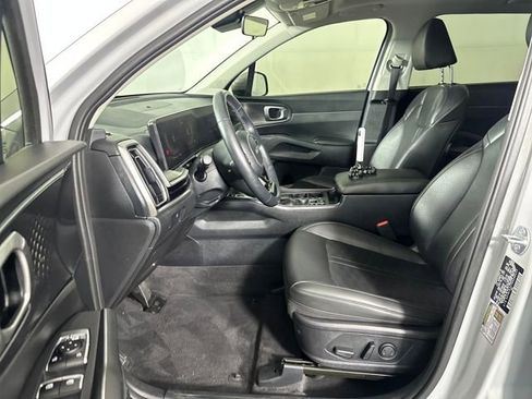 Used 2024 Kia Sorento S w/ Panoramic Sunroof Package image 11