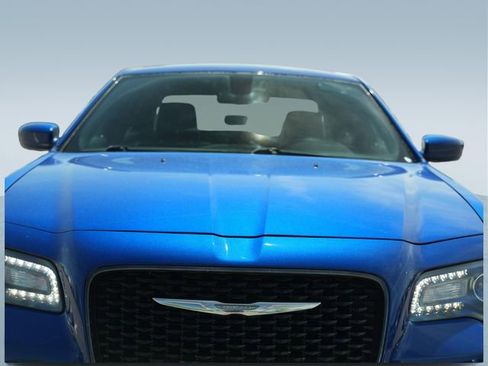 Used 2018 Chrysler 300 S AWD/4WD image 35