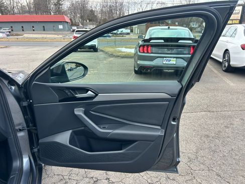 Used 2019 Volkswagen Jetta R-Line w/ R-Line Cold Weather Package image 24