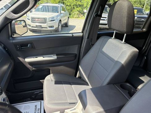 Used 2011 Ford Escape XLT w/ 201A Rapid Spec Order Code AWD/4WD image 8