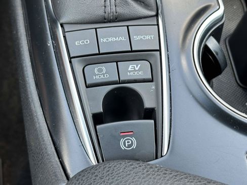 Used 2018 Toyota Camry XLE FWD image 20