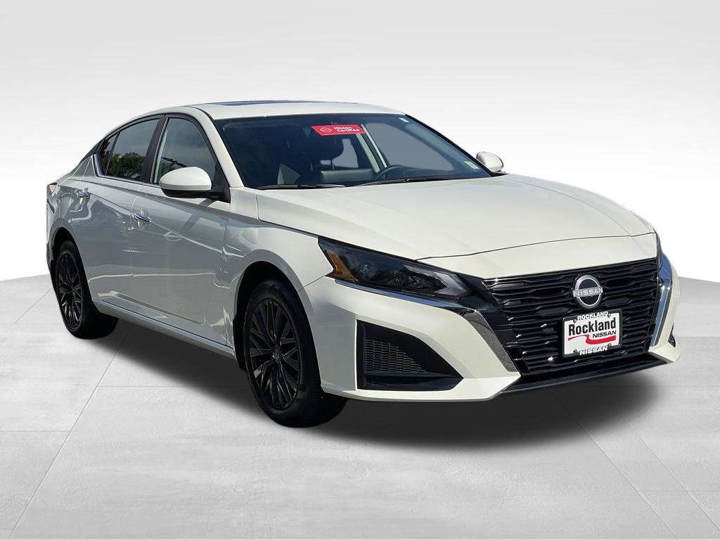 Certified 2025 Nissan Altima 2.5 SV w/ SV Special Edition Package AWD/4WD image 3