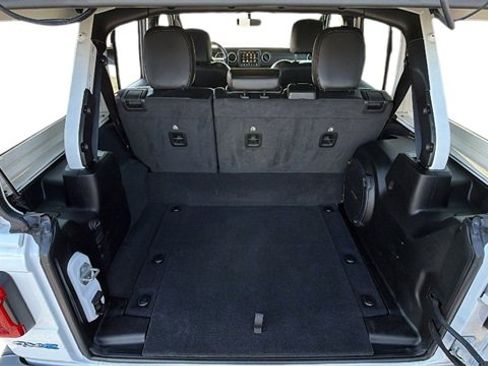 Used 2022 Jeep Wrangler Unlimited Sahara w/ Cold Weather Group image 21