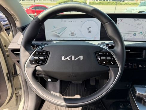 Used 2024 Kia EV6 Light AWD/4WD image 13