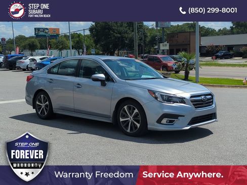 Used 2018 Subaru Legacy 3.6R Limited AWD/4WD image 9