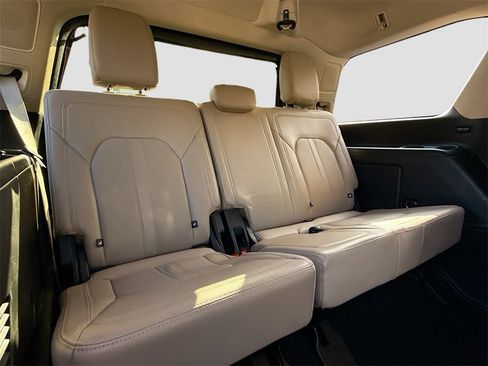Used 2022 Ford Expedition Limited image 31