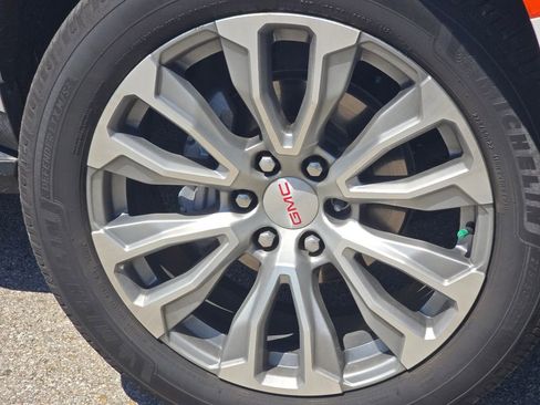 Used 2022 GMC Yukon Denali w/ Max Trailering Package AWD/4WD image 9