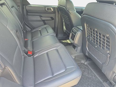 Used 2025 Ford Bronco Badlands AWD/4WD image 11
