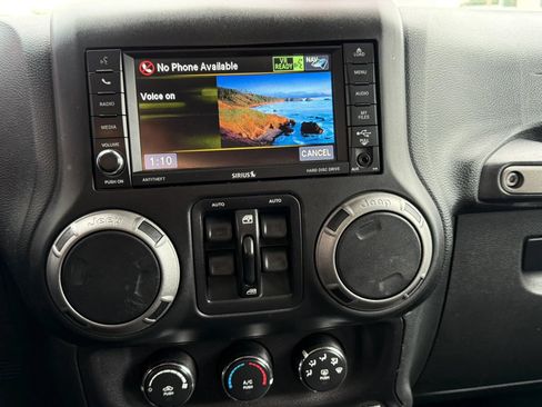 Used 2017 Jeep Wrangler Unlimited Sport AWD/4WD image 11