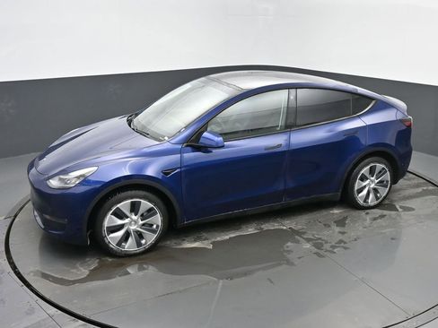 Used 2020 Tesla Model Y Long Range image 10