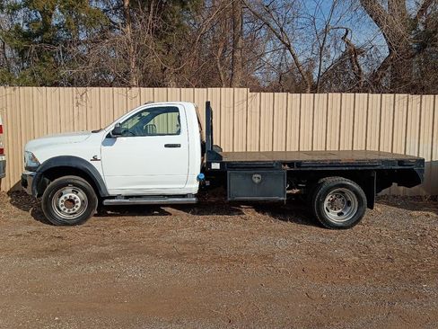Used 2018 RAM 5500 Tradesman w/ Power & Remote Entry Group image 8