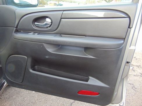 Used 2007 GMC Envoy SLE image 24